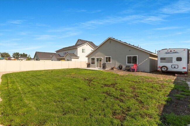 Building Photo - Beautiful Home with Solar Panels