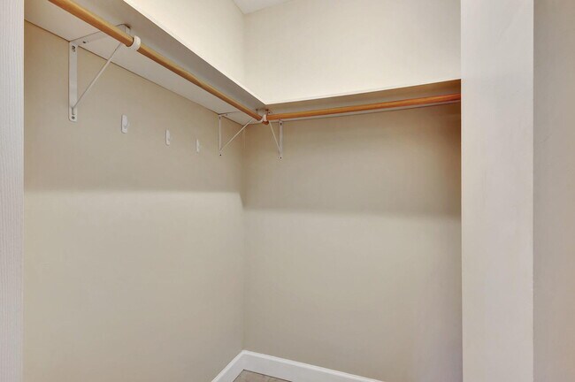 Building Photo - 13814 Yarmouth Dr