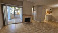 Building Photo - Nice Oak Park Corner Unit Townhome Which I...