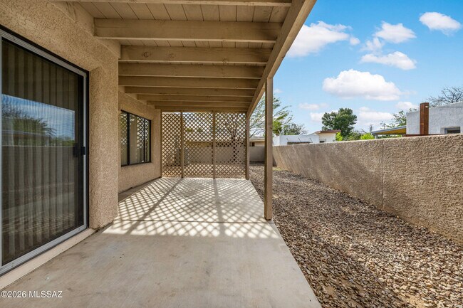 Building Photo - 1317 N Howard Blvd