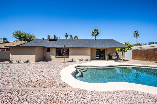 Building Photo - Ideal 3BR home!