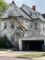 Building Photo - 327 E Walnut St