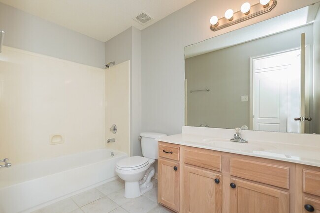 Building Photo - 8725 Macon Rd