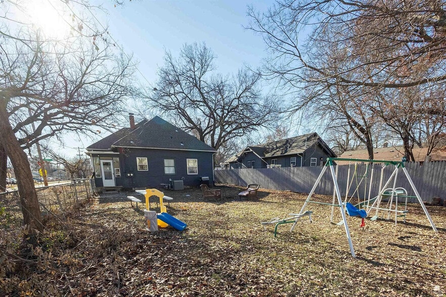 Building Photo - 1500 Houston St