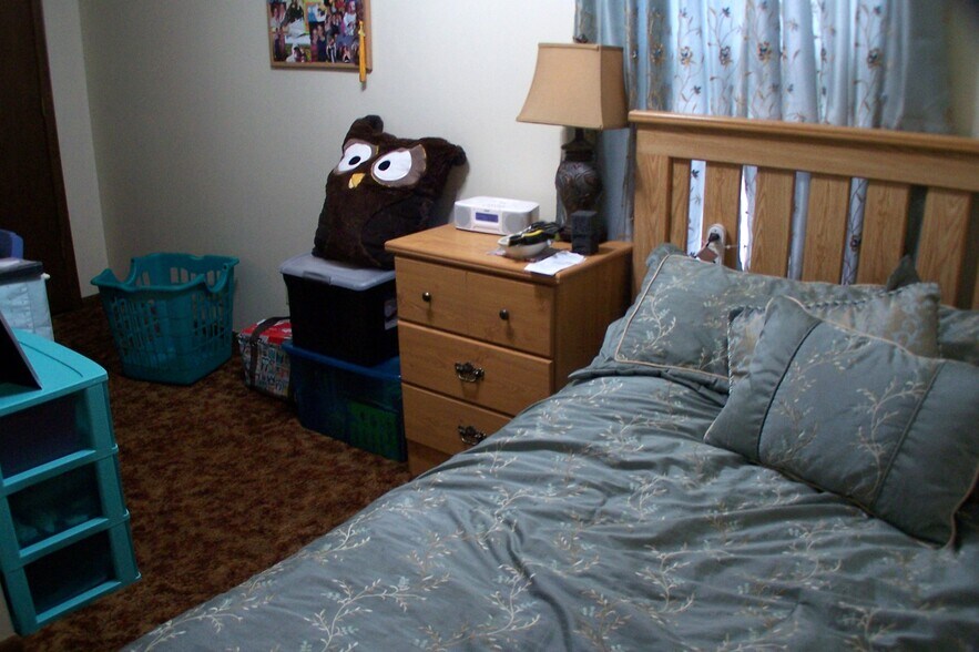 2nd Bed - 727 Bolles St