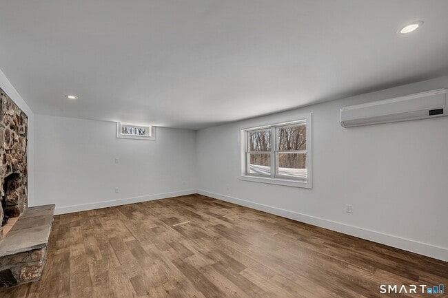 Building Photo - 220 Upper Grassy Hill Rd