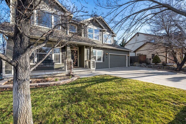 Building Photo - Enjoy this Spectacular Parklike backyard with Landscaping Included in Rent