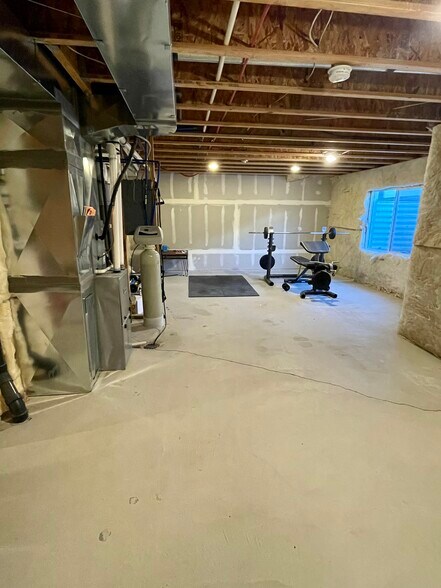 Building Photo - 5568 W Rokeby Ln