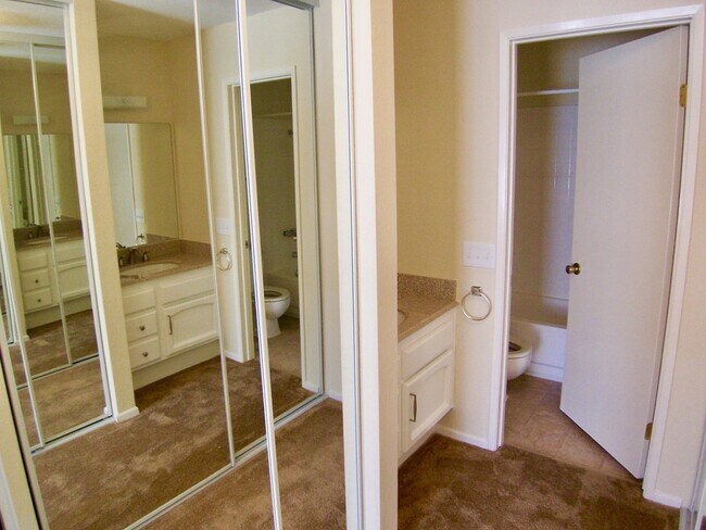Building Photo - Delightful Upper Unit Mira Mesa Condo Loca...