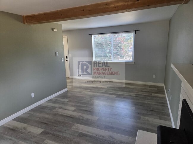 Building Photo - Recently remodeled 3 bedroom, 2.5 bath home