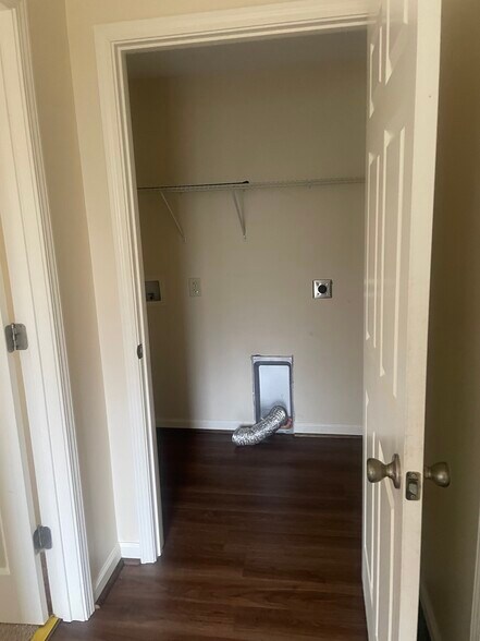 Building Photo - 41 Briarcliff Dr