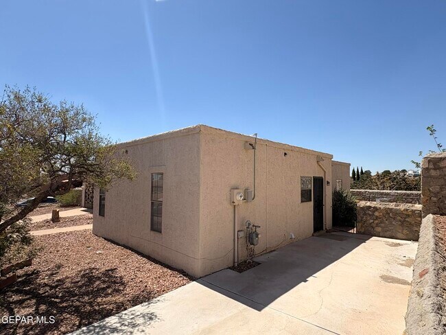 Building Photo - 7148 Villa Hermosa Dr