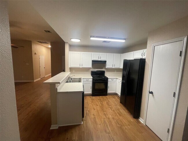 Building Photo - 326 Katy Crossing