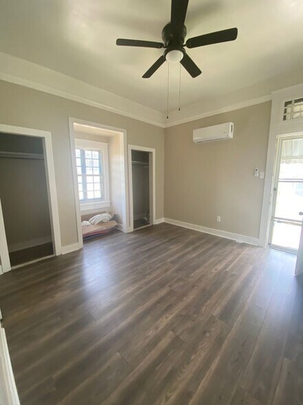 Building Photo - 8939 Dixon St