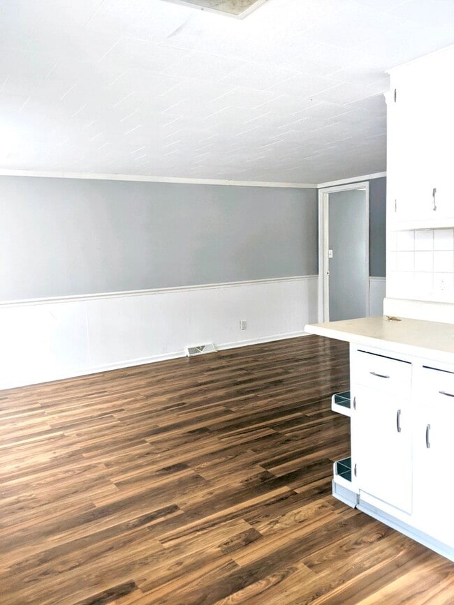 Building Photo - 2506-2510 Oriole