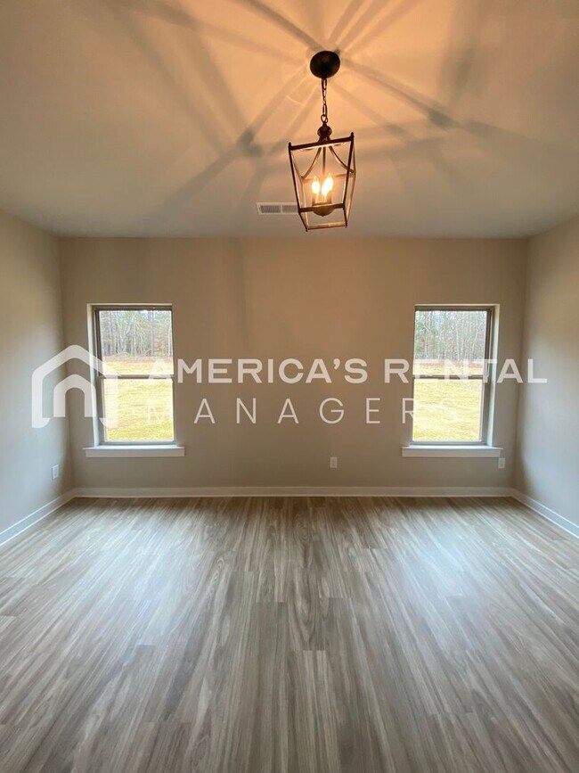 Building Photo - Home for Rent in Jemison, A!!   Sign a 13 month lease by 4/15 to GET 1 MONTH FREE RENT!!