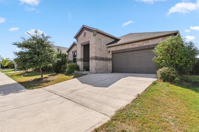 Building Photo - 18312 Urbano Dr