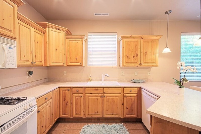 Building Photo - 674 Bear Claw Dr