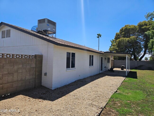 Building Photo - 4910 W Corrine Dr