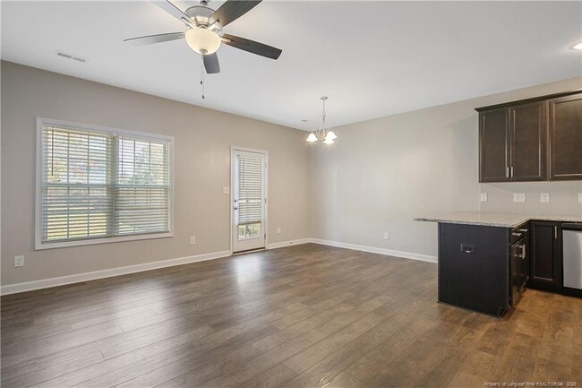 Building Photo - 393 Hicks Ave