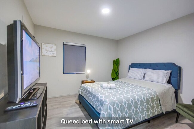 Building Photo - 5551 Churchward St