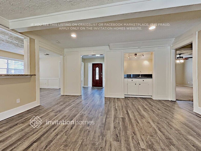Building Photo - 15027 Pebble Bend Dr