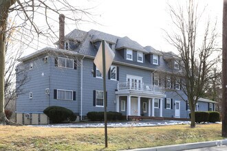 Building Photo - 2007 Sulgrave Ave