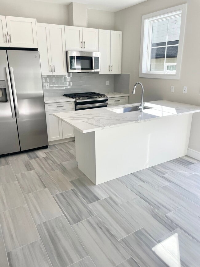 Building Photo - 100 Schraalenburgh Rd