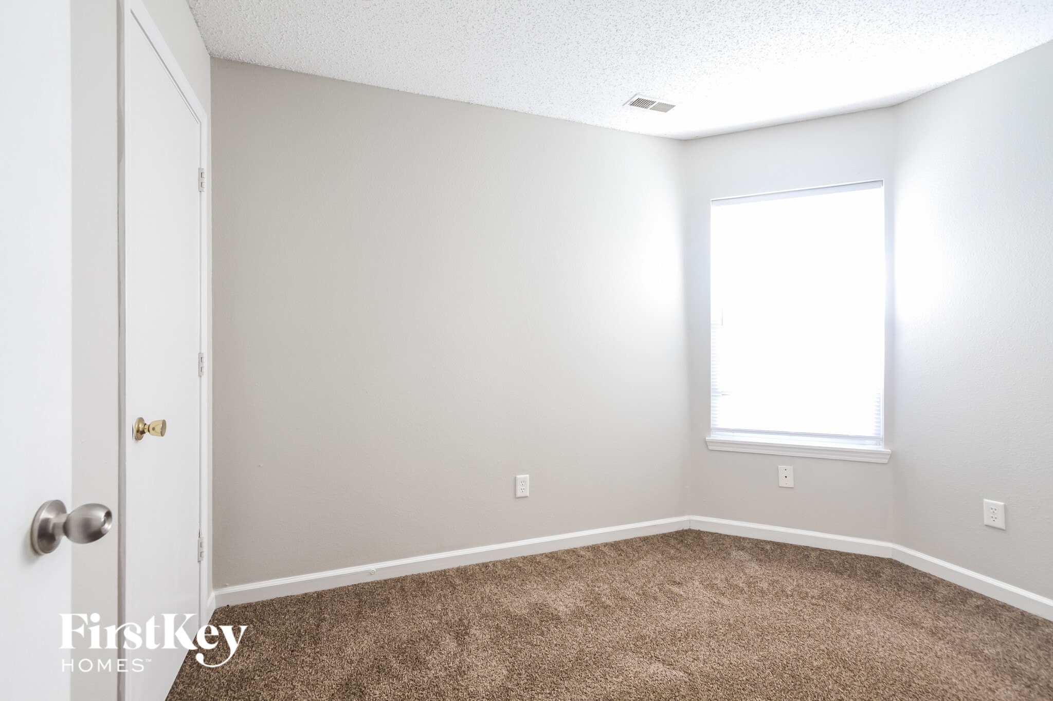 Building Photo - 3912 Roundwood Dr