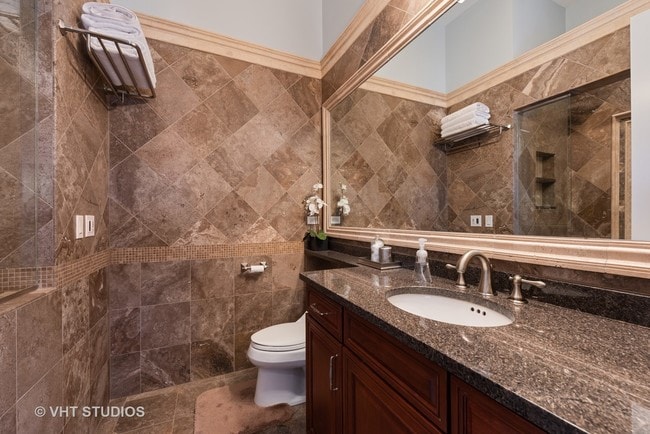 Building Photo - 1452 W Fullerton Ave