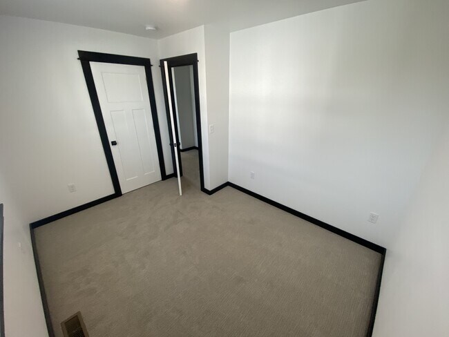 Building Photo - 2977 Fen Way