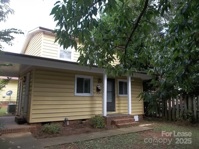 Primary Photo - 4024 Rosehaven Dr