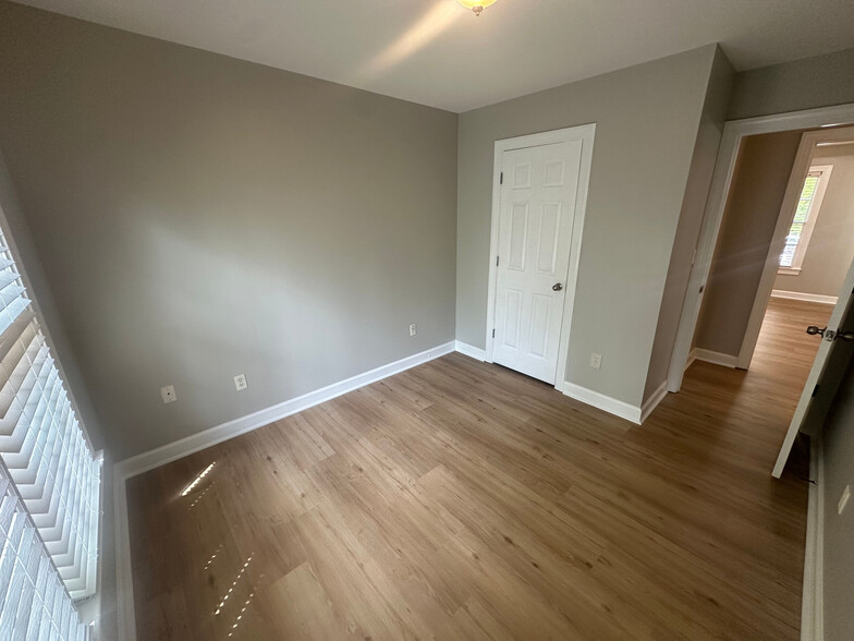 Building Photo - Room in House on Godfrey Dr NW
