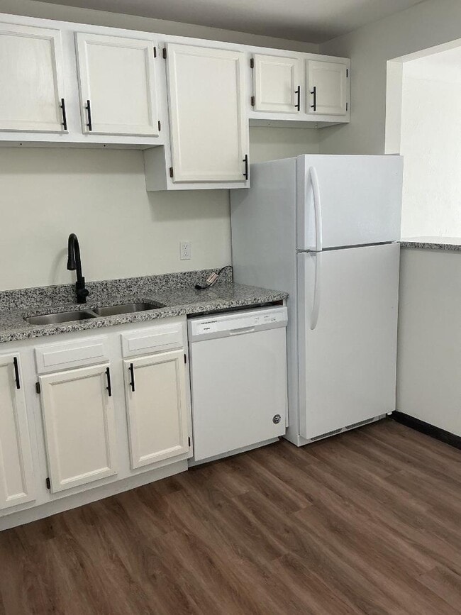 Building Photo - 2447 County B Rd W