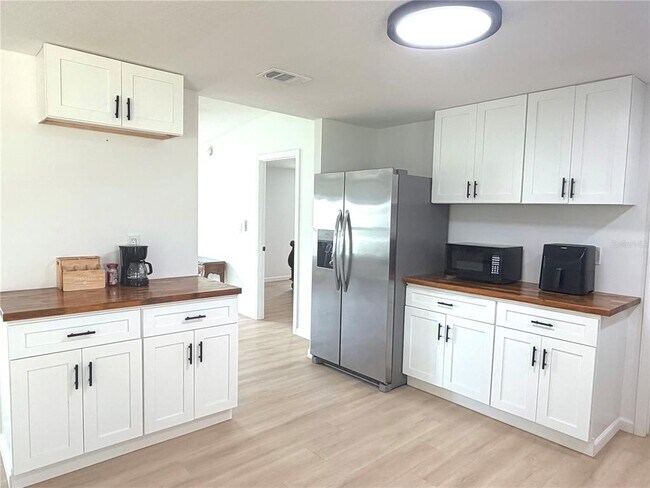 Building Photo - 6623 SW 84th St