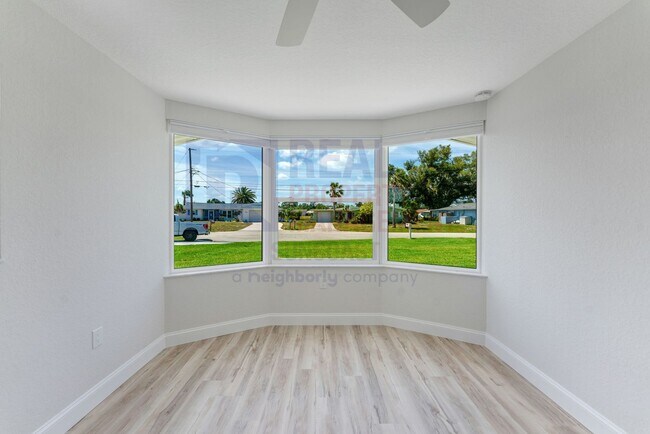 Building Photo - 411 Pine Tree Terrace