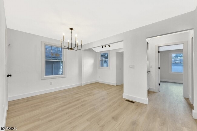 Building Photo - 317 Montclair Ave