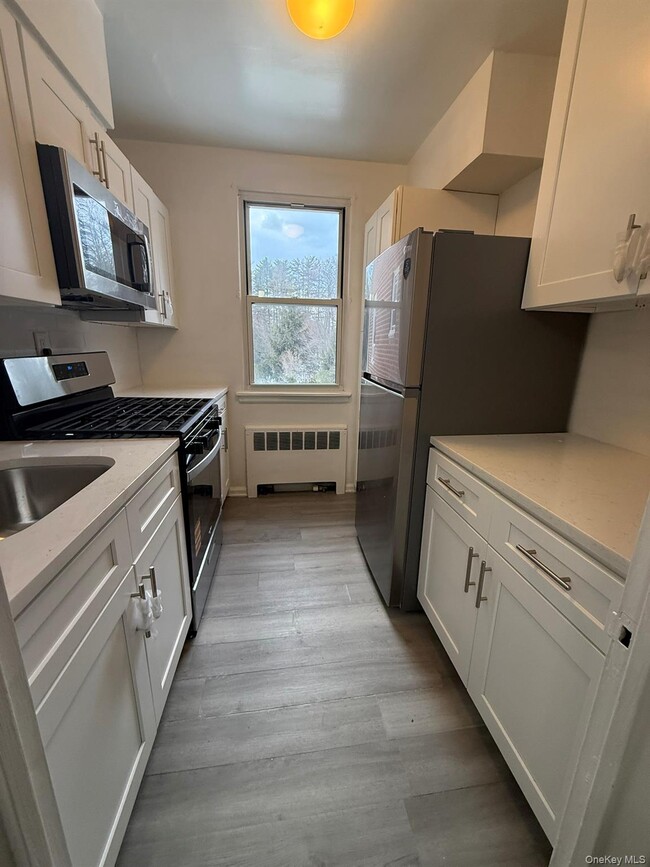 Building Photo - 175 Bryant Ave