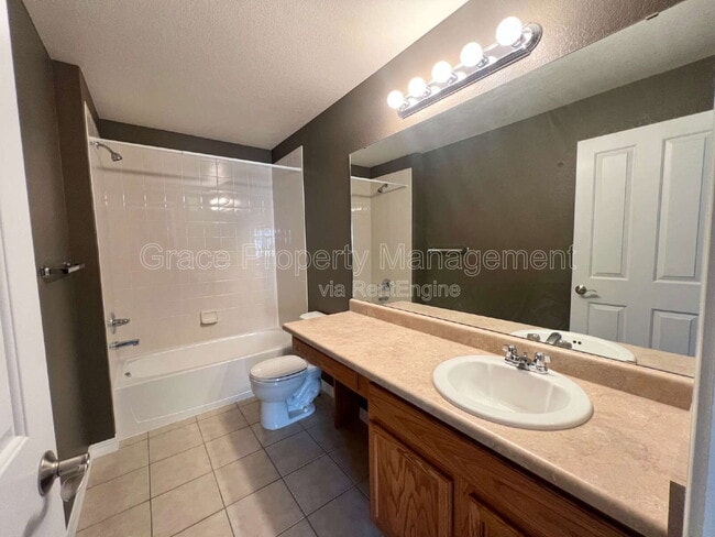 Building Photo - 12828 Jasmine St