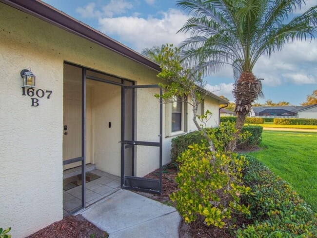 Building Photo - 1607 Laurel Leaf Ln