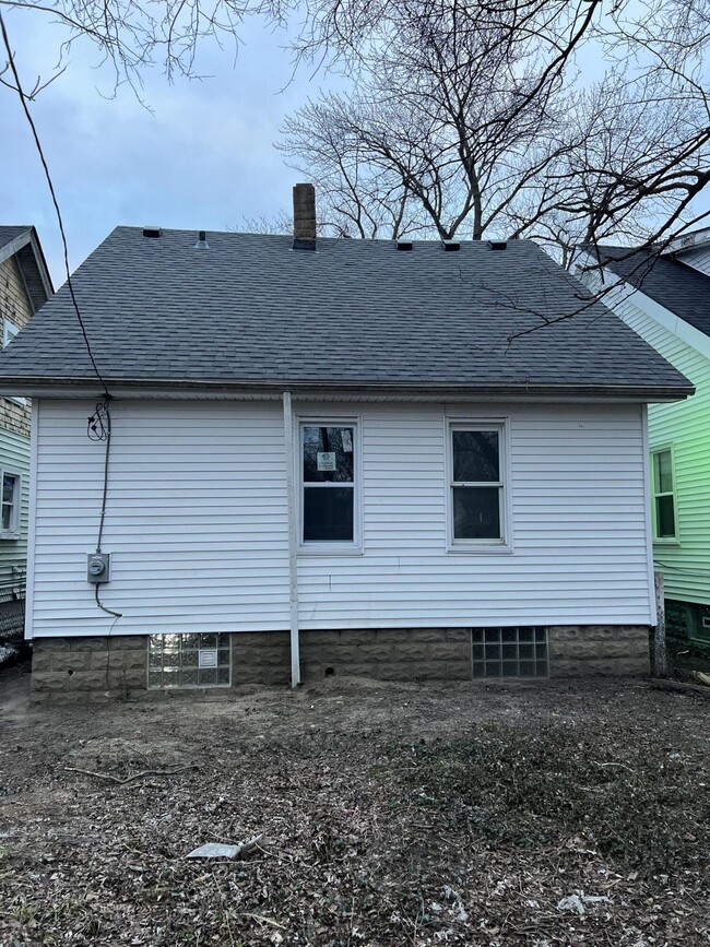 Building Photo - 18859 Orleans St