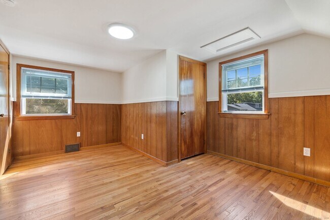 Building Photo - 67 Hicock Dr