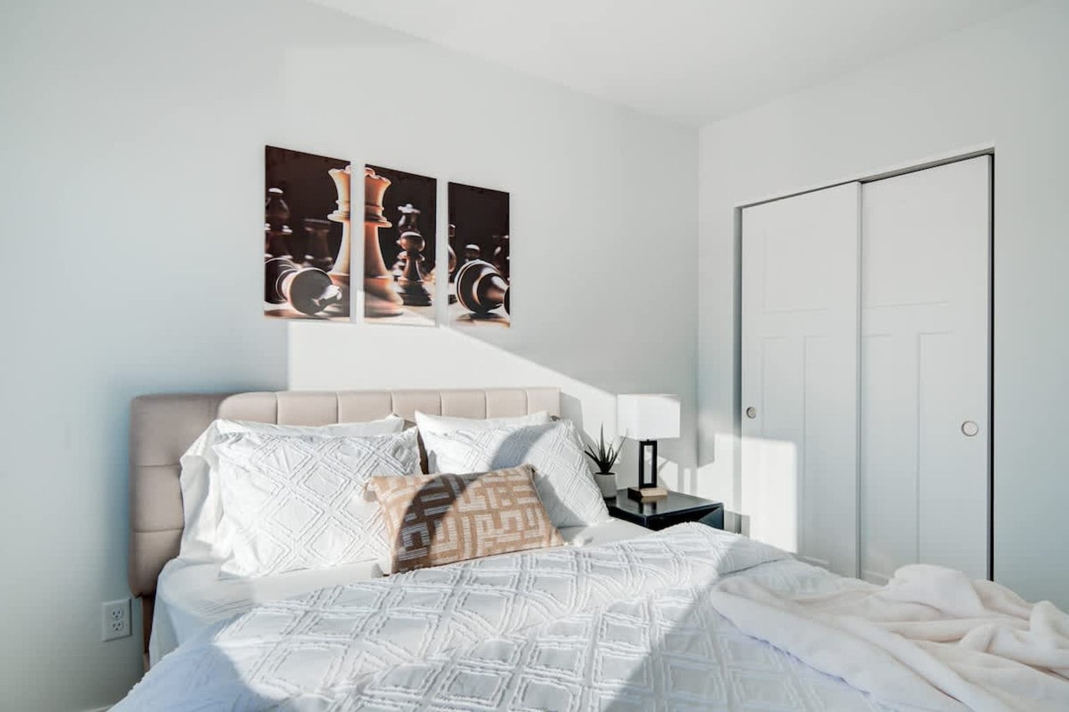 Building Photo - 5242 Fallon St