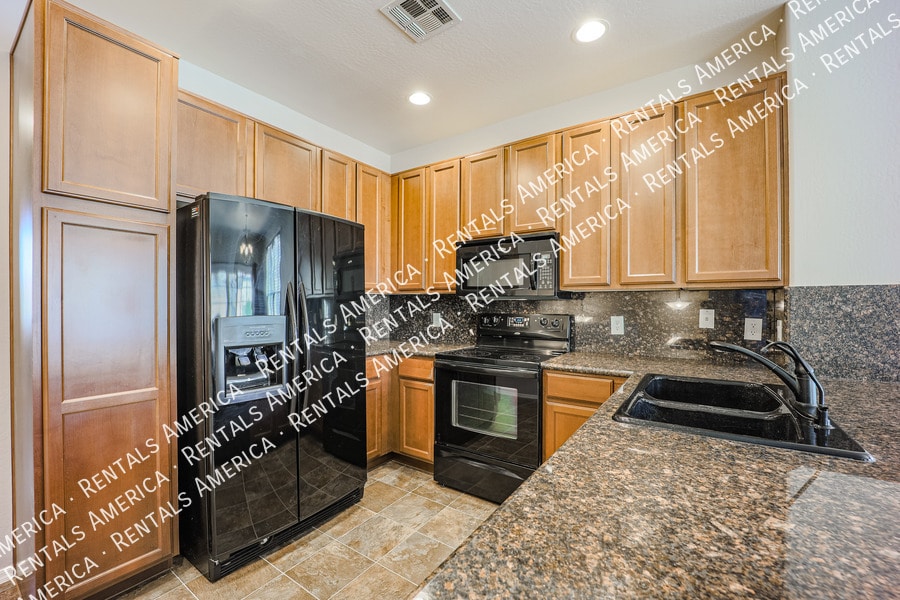 Building Photo - 906 S Annie Ln