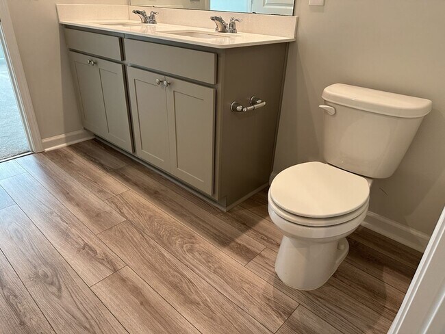 Building Photo - 964 Longleaf Dr