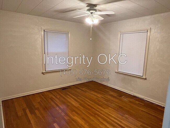 Building Photo - 3700 N Drexel Blvd