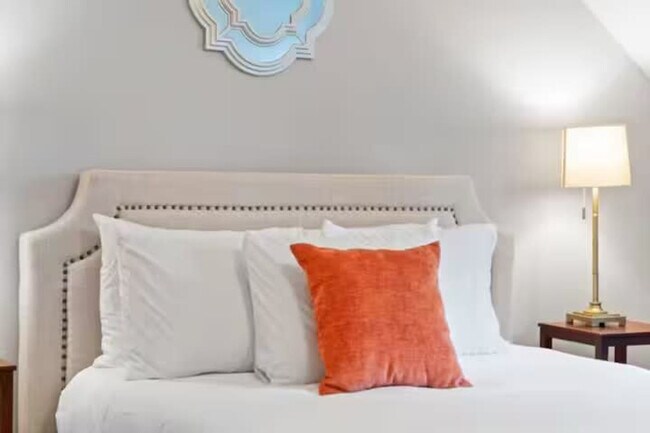 Building Photo - 206 E Street-ID1367376P