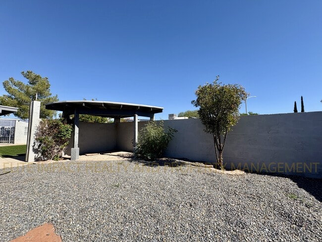 Building Photo - 7429 E 45th St