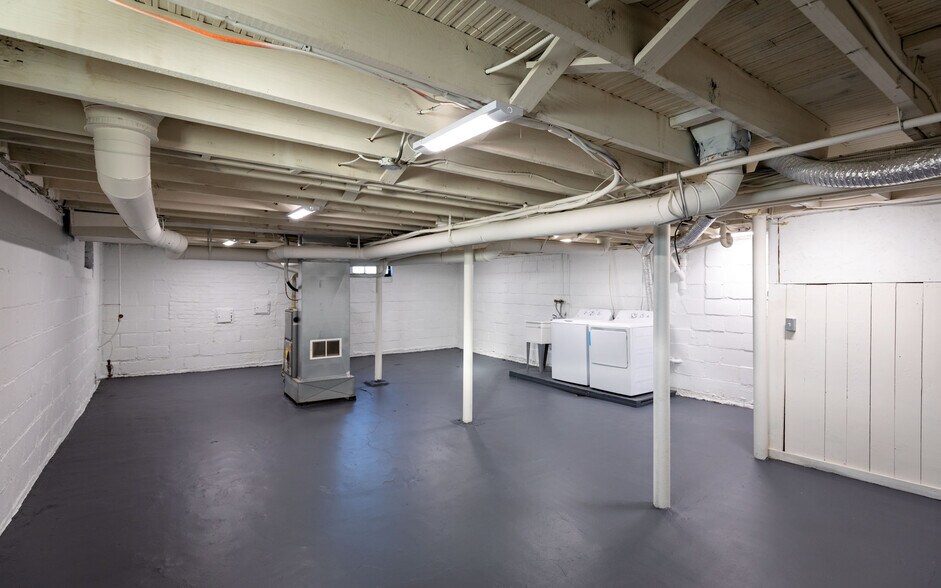 Building Photo - 2701 Barth Ave