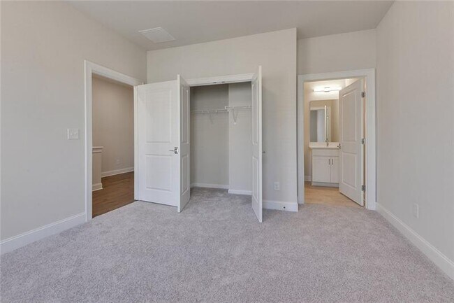 Building Photo - 4317 Parkside Pl